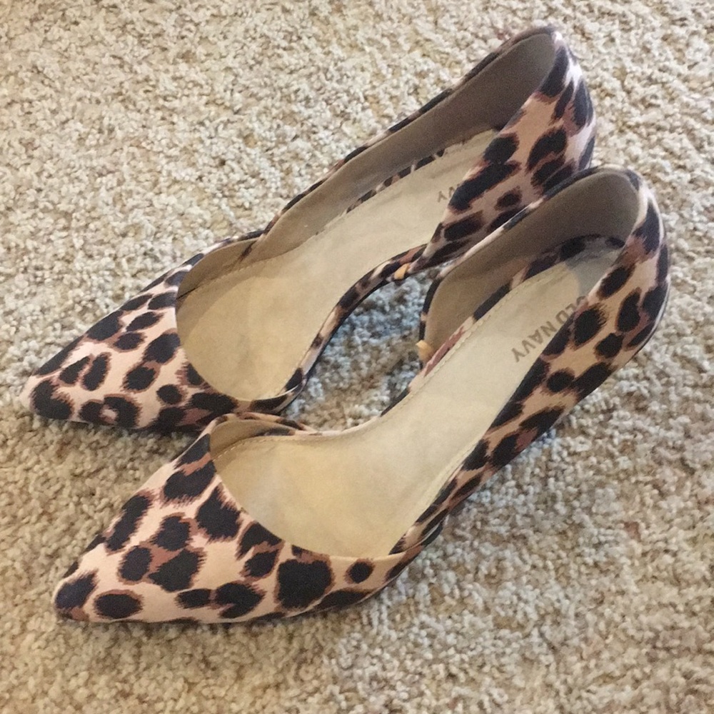 Old Navy Leopard print heels